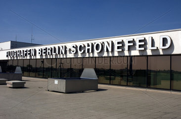 Schoenefeld  Deutschland  Besucherterrasse des Flughafens