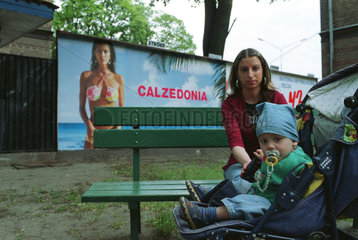 Poznan  Mutter und Kind auf einer Bank