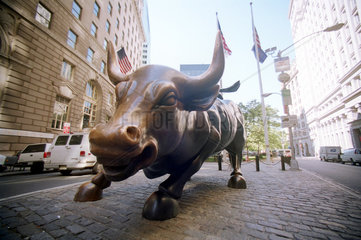 New York  USA  Finanzsymbol im Financial District Manhattan