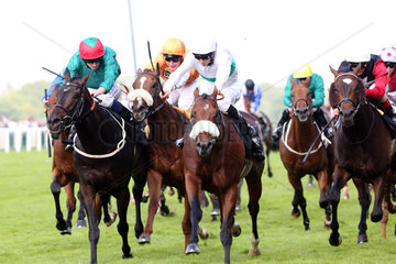 Royal Ascot  Born in Bombay (center) with David Probert up wins the Britannia Stakes
