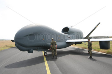 Jagel  Deutschland  Drohne EuroHawk 99-1 auf dem Flugplatz Jagel