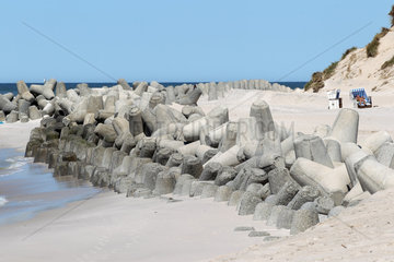 Hoernum  Deutschland  Tetrapoden am Strand von Hoernum auf Sylt aus
