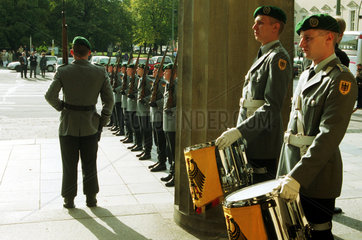 Soldaten des Wachbataillons bei Gedenkfeier  Berlin