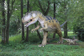 Tolk  Deutschland  rekonstruierte Dinosaurier im Freizeitpark Tolk-Schau