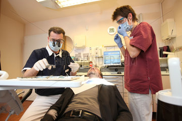 Wanderup  Deutschland  Zahnbehandlung bei einem Zahnarzt