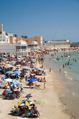 Spanien  der La Caleta Strand in Cadiz