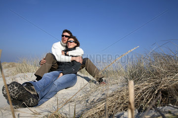 Suedschweden  Sandhammeren  verliebtes Paar