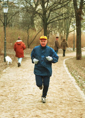 PDS-Politiker Hans Modrow beim Joggen