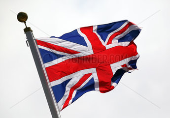 Hongkong  China  Nationalflagge von Grossbritannien weht im Wind