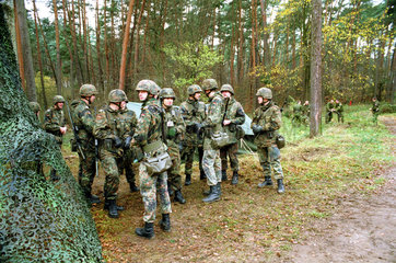 Bundeswehrsoldaten bei einer Militaeruebung