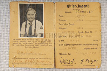 Schoenberg  Deutschland  Ausweis der HJ im Kindheitsmuseum Schoenberg