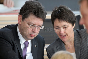 Kiel  Deutschland  Reinhard Meyer  SPD  Wirtschaftsminister  und Monika Heinold  Buendnis 90/Die Gruenen  Finanzministerin