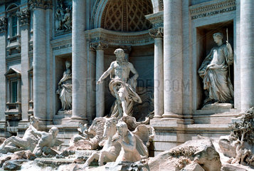 Rom  der Trevi-Brunnen an der Piazza di Trevi