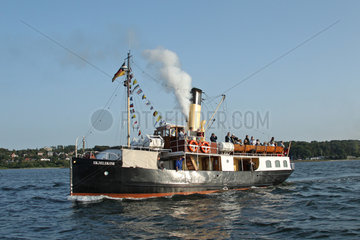 Flensburg  Deutschland  Dampfschiff Skjelskoer auf der Flensburger Dampf Rundum