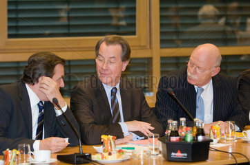 Gerhard Schroeder  Franz Muentefering und Peter Struck  alle SPD  Berlin