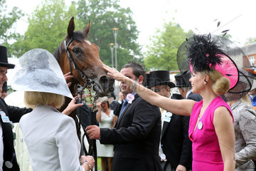 Royal Ascot  Bracelet with connection after winning the Ribblesdale Stakes