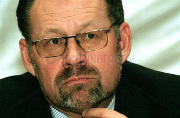 Walter Kolbow  Staatssekretaer Bundesverteidigungsministerium