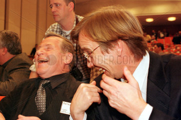 Dietmar Bartsch und Lothar Bisky lachend  Portrait  QF