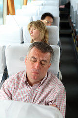 Shanghai  Menschen schlafen in einem Reisebus