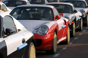 Emden  Porsche 911 Turbo-Neuwagen warten auf die Verschiffung