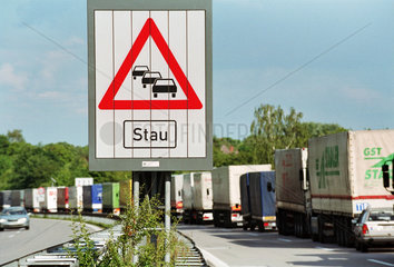 Stauwarnung an der deutsch-polnischen Grenze  Frankfurt/Oder-Swiecko