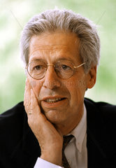 Dr. Henning Scherf