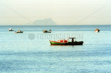 Fischerboote auf der Bosporus-Meeresenge  Istanbul