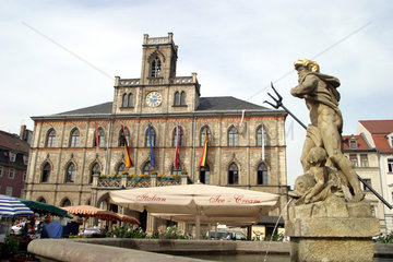 Weimar  Rathaus mit Neptunbrunnen