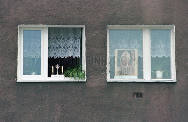 Fenster mit Papstbild  Fronleichnamstag  Poznan  Polen