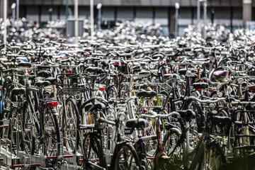Fahrradstadt Utrecht  Fahrradstellplaetze am Hauptbahnhof