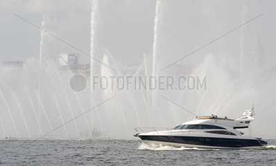 Sankt Petersburg  Russland  Motoryacht