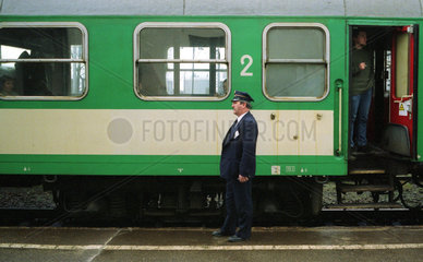 Zug der staatl. polnischen Eisenbahngesellschaft PKP