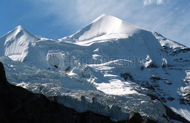 Der Moench (l) und die Jungfrau (r) in den Schweizer Alpen