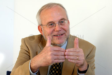 Prof. Andreas Neyer  Physiker  Mikrostrukturtechnik