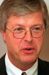 Hubertus Schmoldt  Vorsitzender der IG BCE ( Industriegewerkschaft Bergbau  Chemie  Energie )