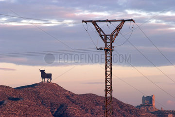 Stromleitung in spanischer Landschaft