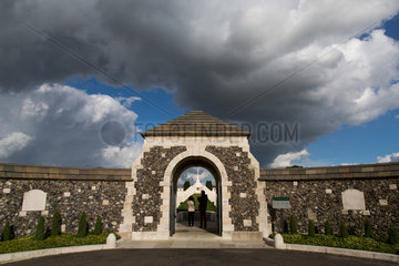 Zonnebeke  Belgien  Eingang des britischen Soldatenfriedhof Tyne Cot