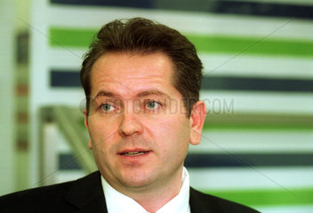 Bernhard Klapproth  Pin AG