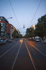 Berlin  Deutschland  die Oranienburger Strasse abends in Richtung Fernsehturm
