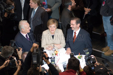 Unterzeichnung des Koalitionsvertrages von CDU  CSU und SPD
