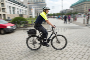Berlin  Deutschland  Berliner Polizei stellt ihre neue Fahrradstaffel vor