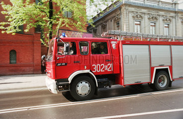 Feuerwehrauto eilt zum Einsatzpunkt  Lodz  Polen