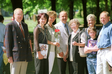 Familie nach der Jugendweihe  Berlin