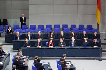 Die Regierungsbank im Bundestag