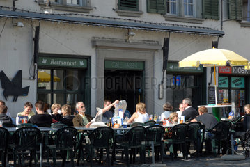 Zuerich  das Cafe Raben am Hechtplatz in der Zuericher Altstadt
