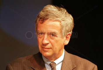 Dr. Michael Naumann  Bundesminister