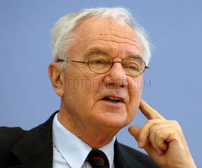 Bundesbauminister Dr. Manfred Stolpe  Berlin