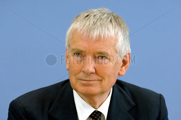 Bundesinnenminister Otto Schily (SPD)  Berlin