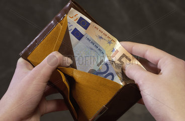 Brieftasche mit Geldscheinen