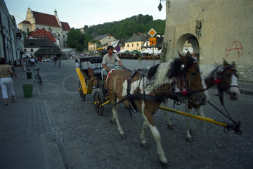 Eine Pferdekutsche in Kazimierz Dolny  Polen